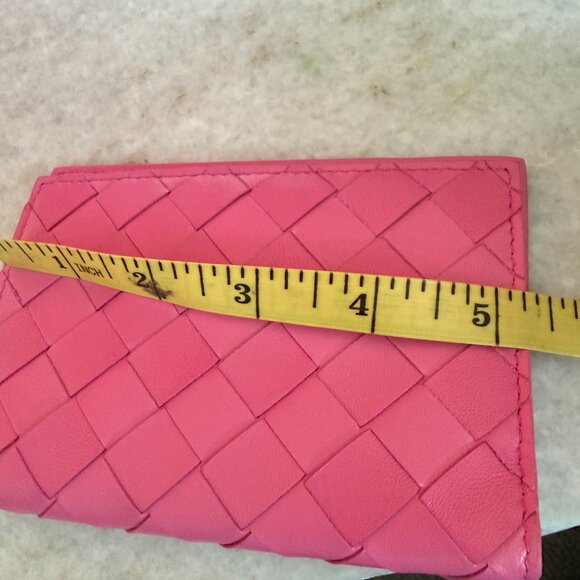 Bottega Veneta BV Pink Large Weave Intrecciato Leather Passport Holder - Picture 10 of 10
